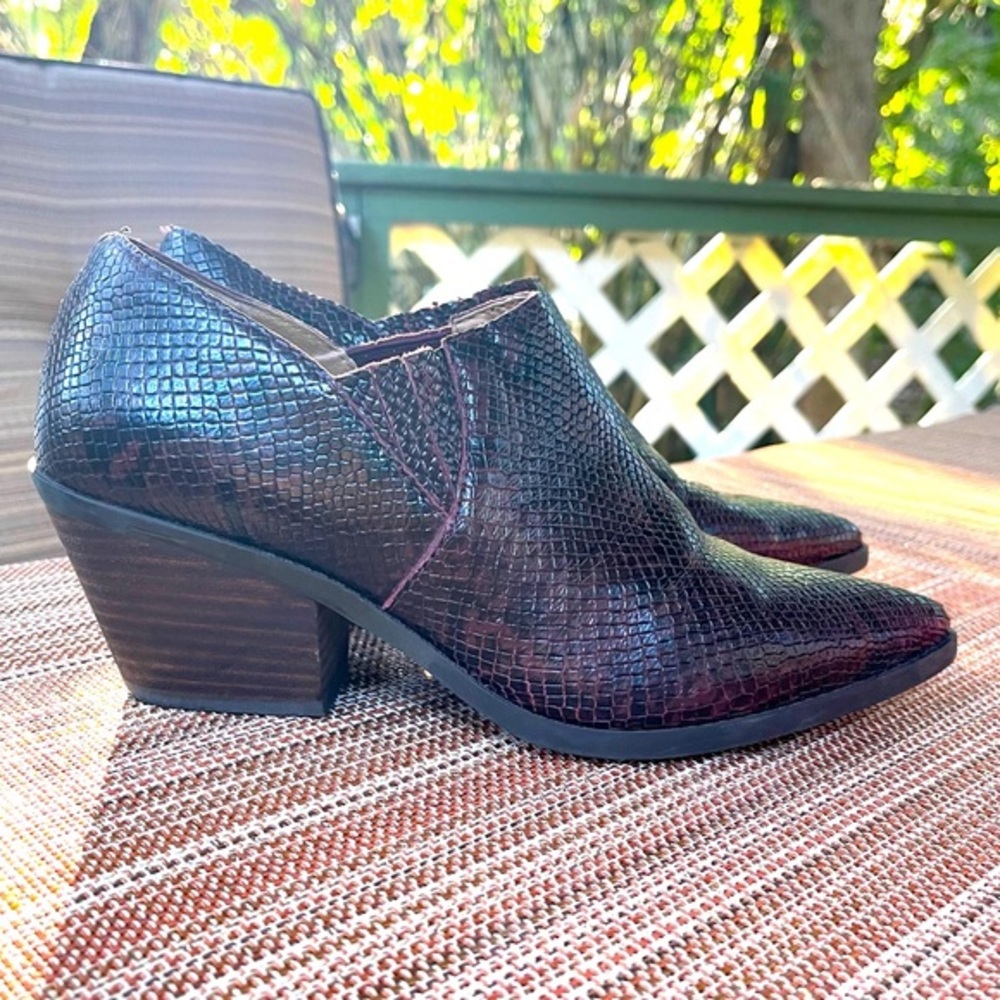 Lucky Brand Tabea Snake Print Booties | 7.5 | Leather